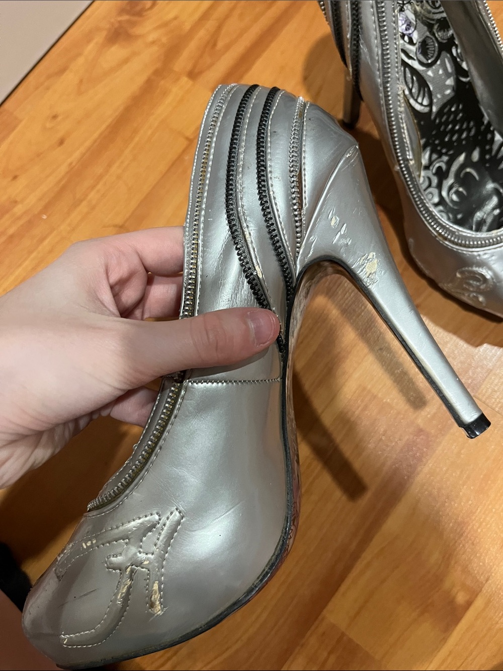Ed Hardy Pre-Own Heels - Picture 5 of 10